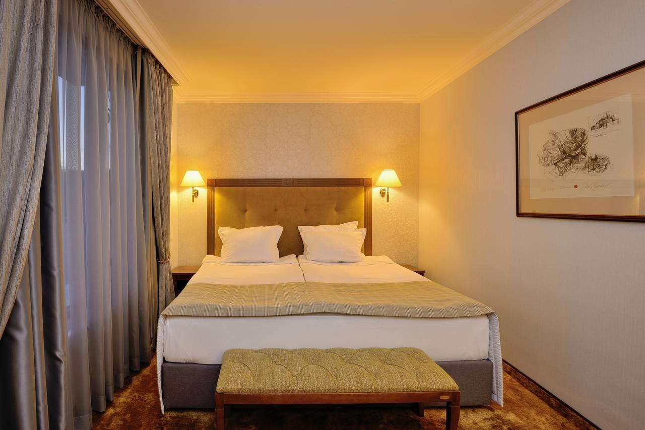 Hotel Club Central Хисаря Екстер'єр фото